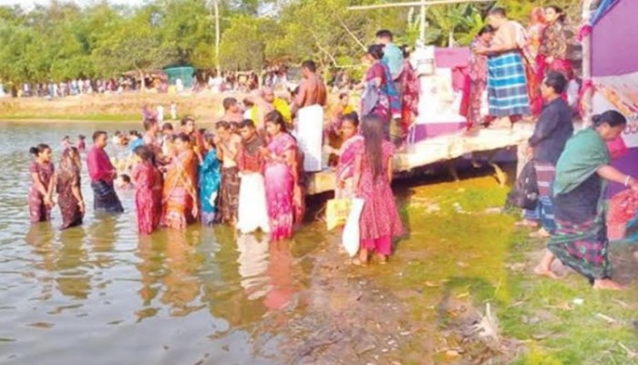 টাঙ্গাইলে শোলাকুঁড়িতে বার্ষিক স্নান ও মেলা সম্পন্ন