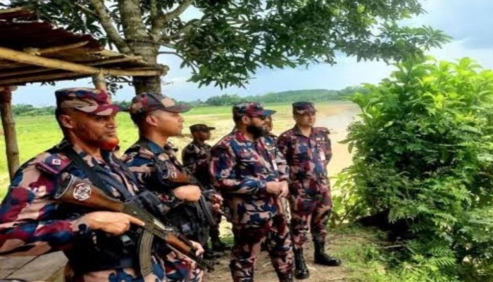 রাজশাহীতে পশুর চামড়া পাচার রোধে সতর্ক বিজিবি