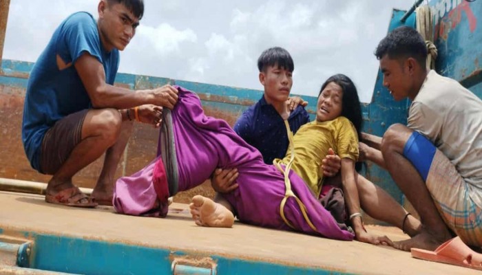 নাইক্ষ্যংছড়িতে মাইন বিস্ফোরণে এবার এক নারীর  পা বিচ্ছিন্ন।