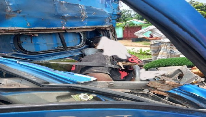 পীরগঞ্জে ফ্লাইওভারের কাছে ভয়াবহ সড়ক দুর্ঘটনায় দুই জনের মৃত্যু।​