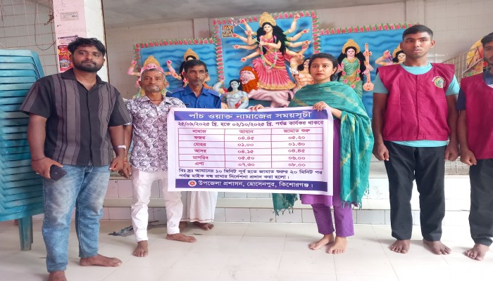 হোসেনপুরে পূজামন্ডব পরিদর্শন করলেন ইউএনও
