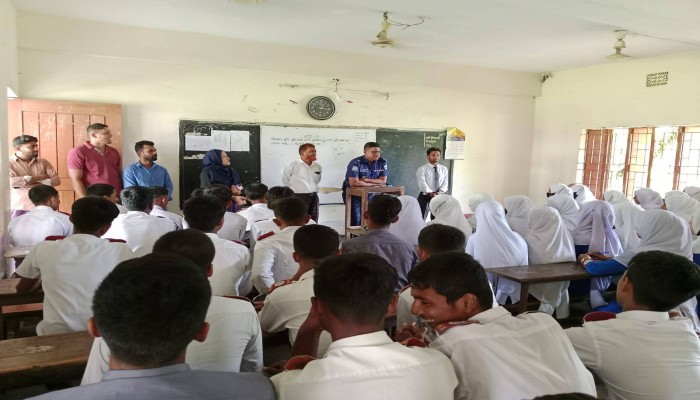 মাদক ও বাল্যবিবাহের বিরোদ্ধে ব্রাহ্মণপাড়া থানার ওসির সচেতনা মূলক সভা