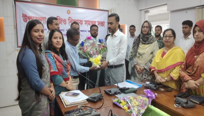কালীগঞ্জে এনজিও বিষয়ক সমন্বয় সভা: হুইলচেয়ার ও চেক বিতরণ