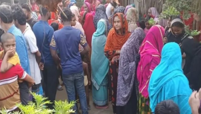কু‌ষ্টিয়ায় নিজ বাড়ির বারান্দায় এক ভ্যানচালকে কুপিয়ে হত্যা