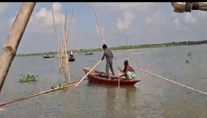চরভদ্রাসনে পদ্মা নদীতে আড়াআড়ি বাঁধ অপসারণ, অন্য জায়গায় আবার অনিয়ম শুরু