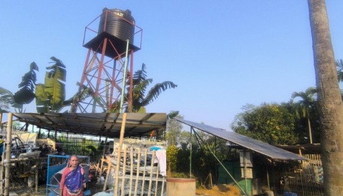 রাণীশংকৈলে কৃষি অফিসের দিনমজুরের বাড়িতে কৃষি কাজে ব্যাবহৃত ১৯ টি মেশিন ও সোলার পাম্প