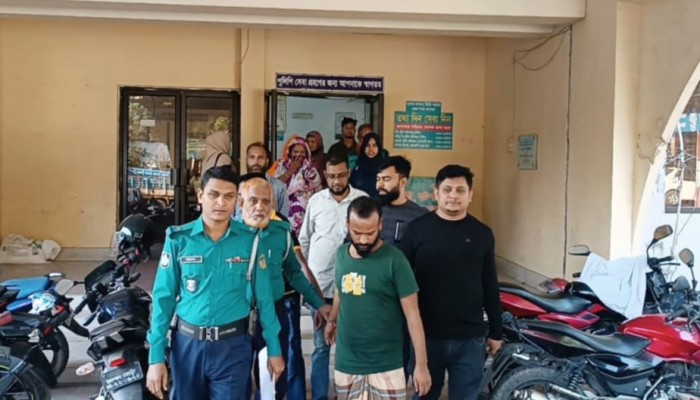 বরিশালে পুলিশকে কামড়ে পালিয়েছে ছাত্রদল নেতা