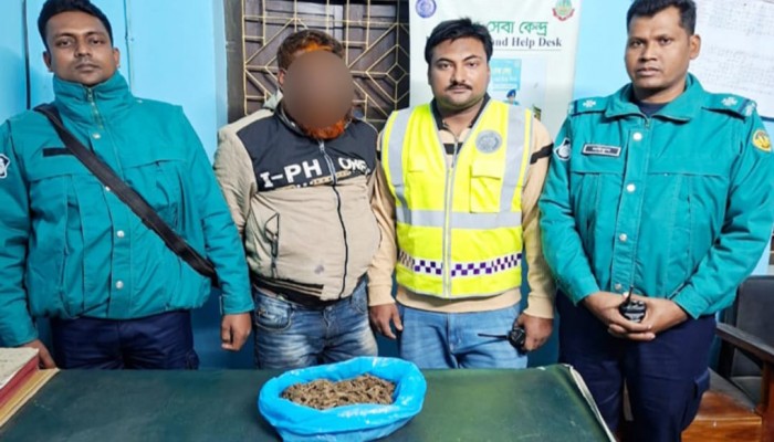 রাজশাহীর নগরীর দামকুড়ায় গাঁজাসহ মাদক কারবারি গ্রেপ্তার