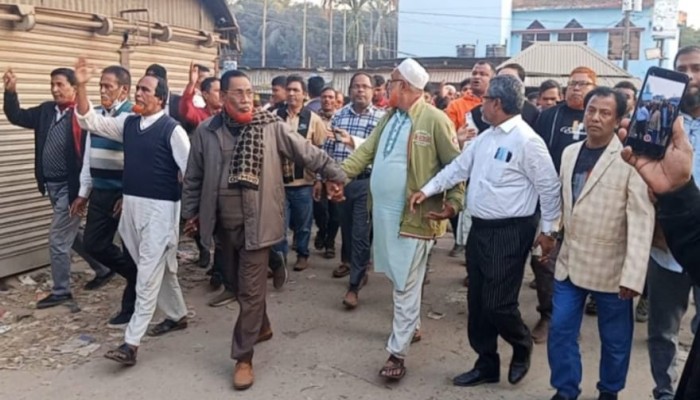 সলঙ্গায় জুলাই যোদ্ধা ওসমান হাদির উপর হামলার প্রতিবাদে বিক্ষোভ মিছিল অনুষ্ঠিত