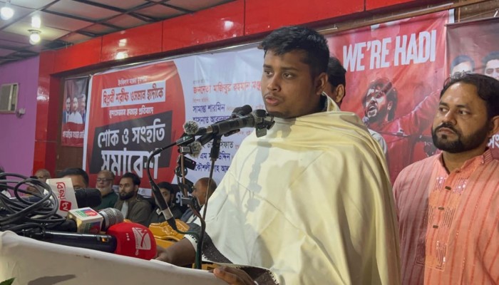 ‘ফেনীতে হাসনাত আবদুল্লাহ ‘অনেক জেলায় ডিসি-এসপিরা একটি দলের পা চাটা শুরু করেছে’