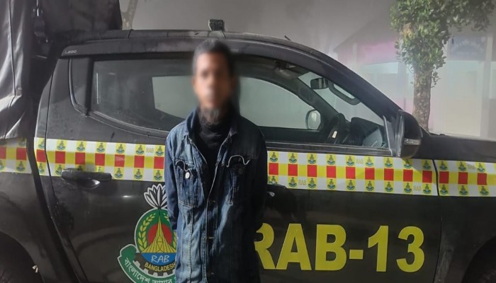 রংপুরের কাউনিয়ায় জায়গা-জমি সংক্রান্ত বিরোধের জেরে হত্যার অভিযোগে মামলা; র‌্যাব-১৩ এর অভিযানে এজাহারনামীয় পলাতক আসামি গ্রেফতার।