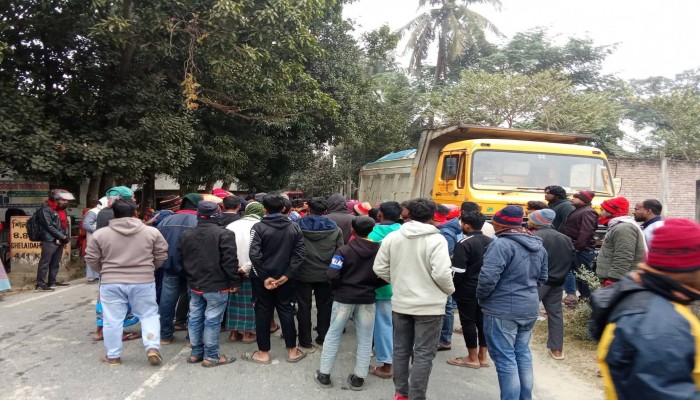 কুমারখালীতে ডাম্প ট্রাকের চাপায় মোটরসাইকেল চালকের পা বিচ্ছিন্ন