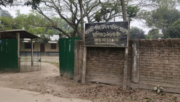 কুড়িগ্রামের রাজারহাটে রমরমা এমপিও বাণিজ্য, ২০ পদে ভুয়া অনুমোদন