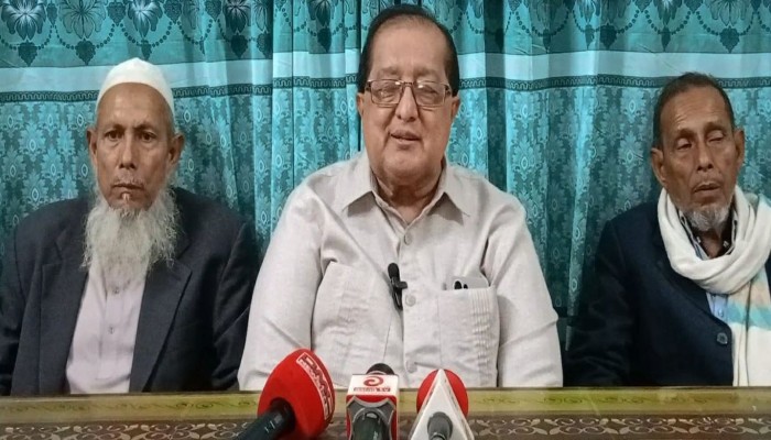 ​নড়াইলে স্বতন্ত্র প্রার্থীর বাড়ীতে মধ্যরাতে ডিবি পরিচয়ে দুর্বৃত্তের হুমকি"ফাকা গুলি!