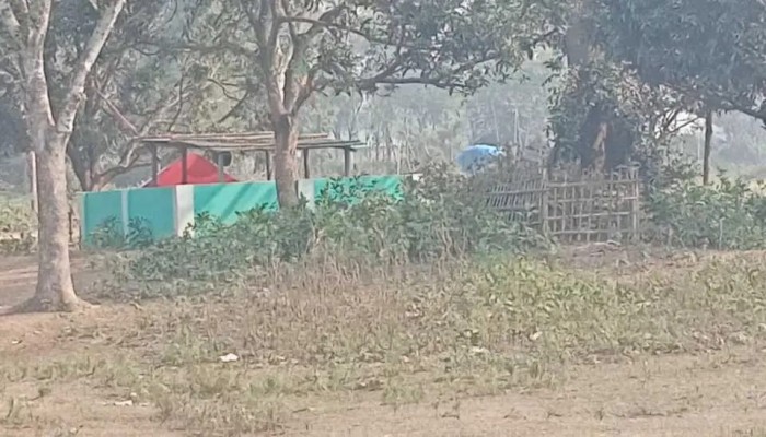 হারিয়ে ফেলছে কবরবাসী তাদের শেষ আশ্রয় টুকু