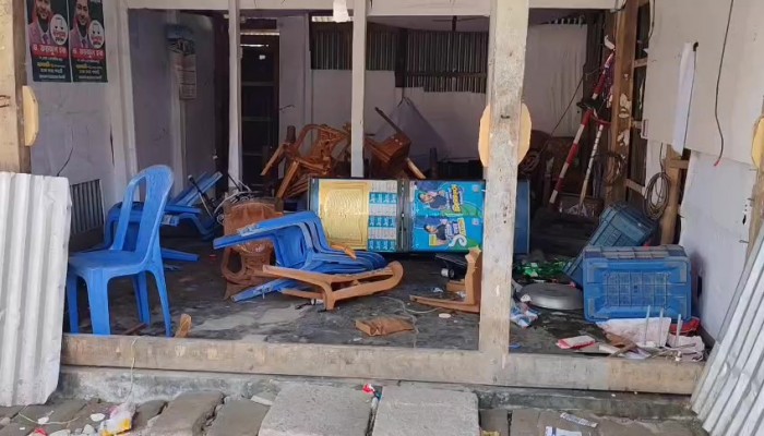 ​ঝালকাঠিতে জামায়াত সমর্থকদের বাড়িঘর ও ব্যবসা প্রতিষ্ঠানে হামলা–ভাঙচুর, আহত ২