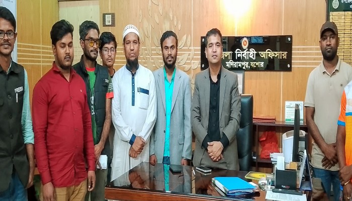 উপজেলা নির্বাহী কর্মকর্তার সঙ্গে মণিরামপুর রিপোর্টার্স ক্লাবের সৌজন্য সাক্ষাৎ