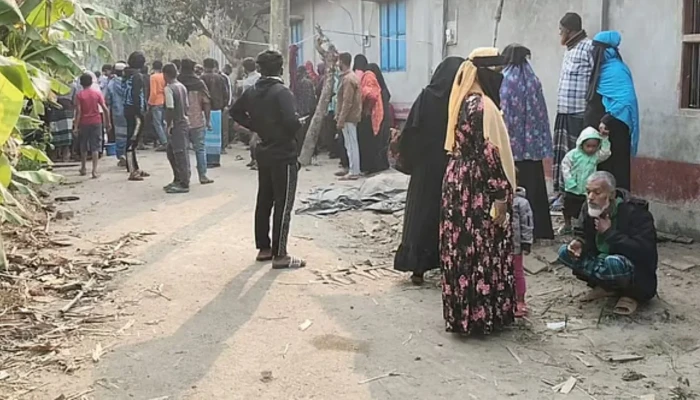 নড়াইলে ভয়াবহ সংঘর্ষ  বাবা-ছেলেসহ নিহত ৪