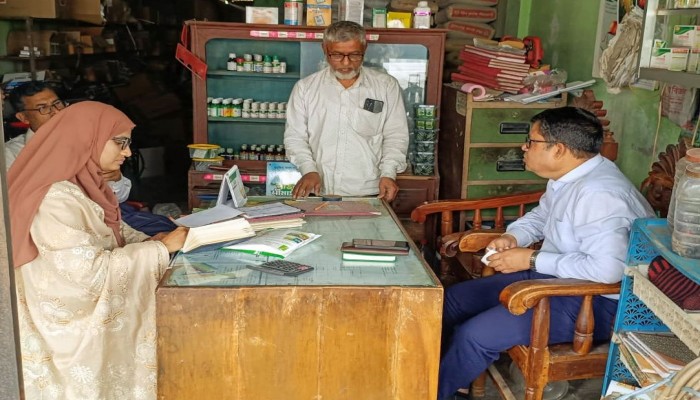বোরো আবাদে মাঠে কৃষি বিভাগ, মনিরামপুরে সার ও সেচে কড়া নজরদারি