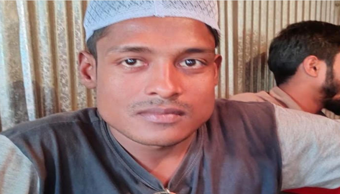 প্রশাসনের নাকের ডগায় মাদক সাম্রাজ্য! মণিরামপুরে প্রকাশ্যে আলীমের ‘ওপেন সিক্রেট’ ব্যবসা