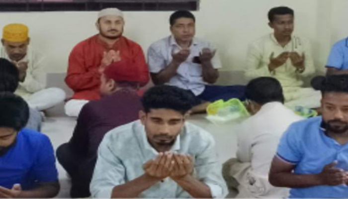 তানোর মডেল প্রেসক্লাবের আয়োজনে দোয়া ও ইফতার মাহফিল