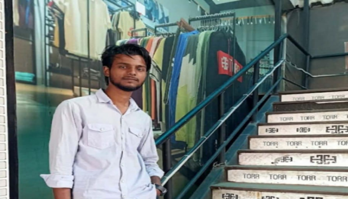 ​নাটোরের বড়াইগ্রামে মহাসড়কের কাদায় ঝরলো একজনের প্রাণ, আহত এক।