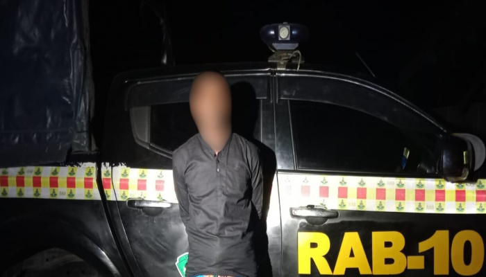 জমিজমা সংক্রান্ত বিরোধের জেরে কৃষক আতর শেখ হত্যা মামলার এজহারনামীয় আসামি সিদ্দিককে গ্রেফতার করেছে র‌্যাব।