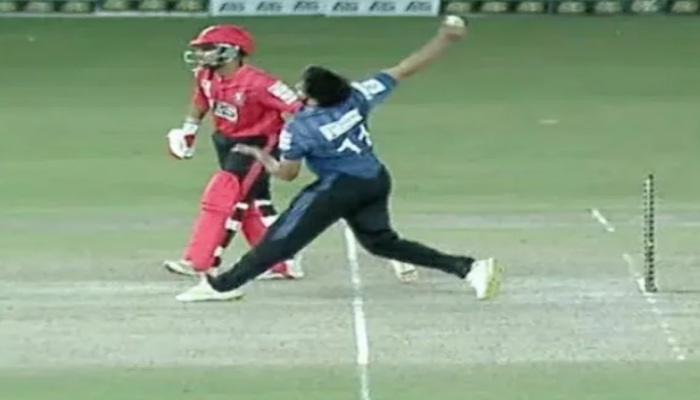 ইতিহাসের দীর্ঘতম নো বল— আমিরকে ছাড়িয়ে গেলেন আরেক পাকিস্তানি!