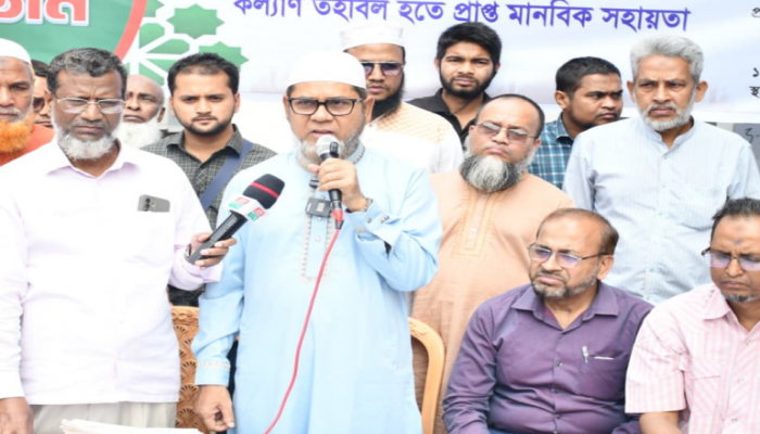 ​ঢাকা-৪ সংসদীয় এলাকায় দরিদ্রদের মাঝে আর্থিক সহায়তা প্রদান