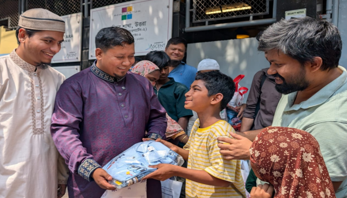 ​ঘাসফুলেদের ইচ্ছে পূরণ: পথশিশুদের ঈদ আনন্দে রাঙালো কানেকশন এইড ফাউন্ডেশন