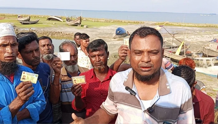 লালমোহনে ভিজিএফ চাল না পেয়ে মৎস্যজীবীদের বিক্ষোভ