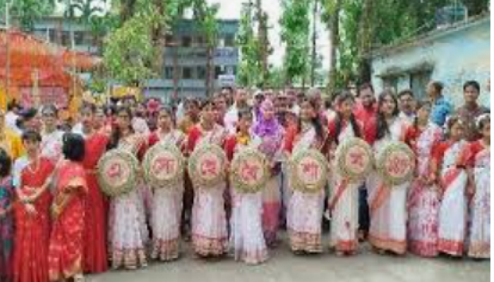 ফুলবাড়ীতে নানা আয়োজনের মধ্য দিয়ে বাংলা বর্ষের বরণ অনুষ্ঠিত।