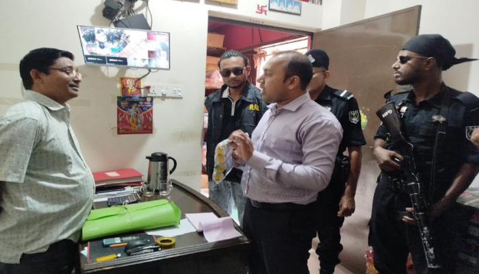 র‌্যাব-৯ ও জাতীয় ভোক্তা অধিকার সংরক্ষণ অধিদপ্তর, সুনামগঞ্জ এর যৌথ অভিযানে সুনামগঞ্জ শহর এলাকায় বিএসটিআইয়ের অনুমোদন ছাড়া পণ্য বিক্রির দায়ে ০২টি প্রতিষ্ঠানকে ৬০,০০০/- হাজার টাকা জরিমানা