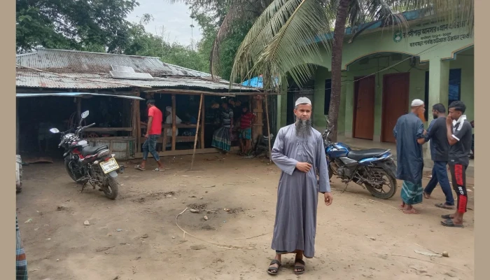 মসজিদের জায়গায় দোকান নির্মাণ, ভাড়া নেন আ.লীগ নেতার ভাই