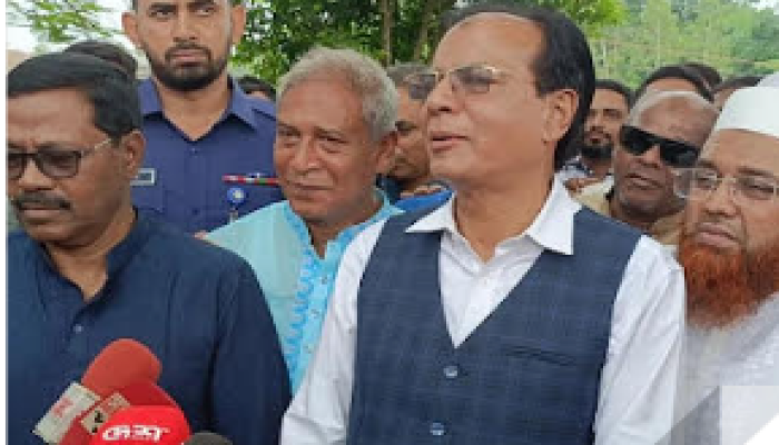 আমরা এসব অঞ্চলে ঝড়-বৃষ্টির হাত থেকে বাঁচতে বজ্র-আশ্রয় কেন্দ্র গড়ে তুলবো; কুড়িগ্রামে ত্রাণমন্ত্রী