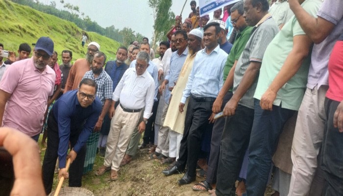 কুড়িগ্রামের উলিপুরে খাল খনন কর্মসূচির উদ্বোধন