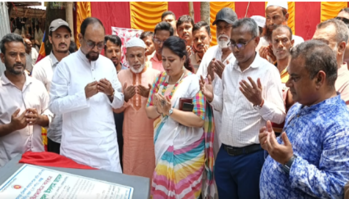 রাজাপুরে দুইটি এইচবিবি সড়ক নির্মাণ কাজের উদ্বোধন করলেন এমপি জামাল
