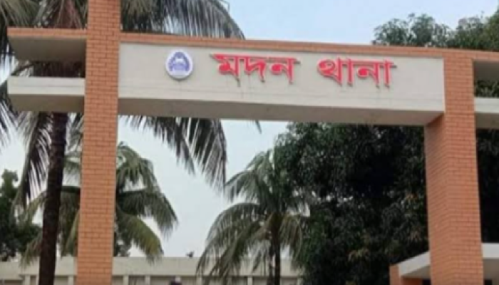 ​মদনে গাঁজাসহ নারী মাদক কারবারি গ্রেপ্তার
