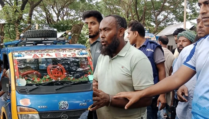 সাংবাদিক পরিচয়ে চোরাই গাড়ির কারবার, আটক ১
