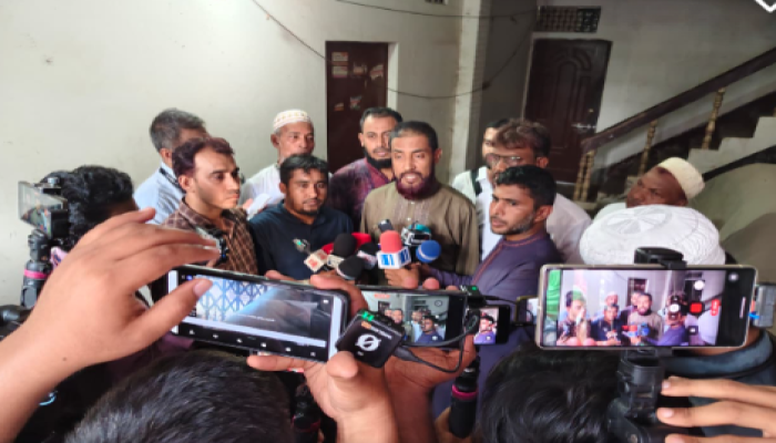 রামিসার পরিবারের সাথে মহানগরী আমীরের সাক্ষাৎ রামিসা হত্যার বিচার নিয়ে ছলচাতুরী বা কালক্ষেপন চলবে না-মোহাম্মদ সেলিম উদ্দিন।