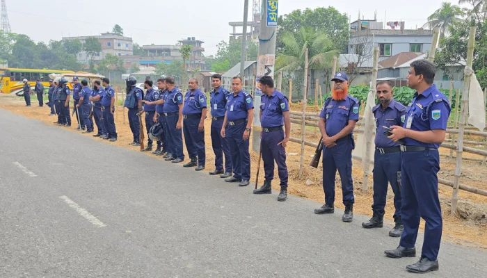সাঁথিয়ায় পশুর হাট ইজারা নিয়ে ১৪৪ ধারা