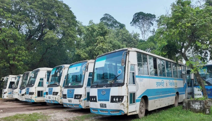 ঈদযাত্রায় শিক্ষার্থীদের জন্য বাস সুবিধা রাখেনি রাবি প্রশাসন