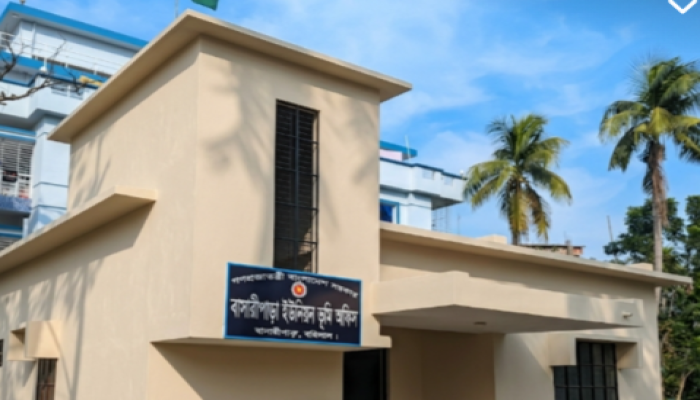​১১ ওয়ারিশ বাদ দিয়ে একক নামে নামজারির চেষ্টা, ব্যর্থ হয়ে ভূমি কর্মকর্তার বিরুদ্ধে মিথ্যে অভিযোগ