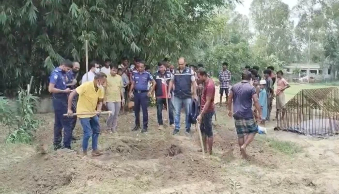 ধামরাইয়ে কবর থেকে গৃহবধূর লাশ উত্তোলন