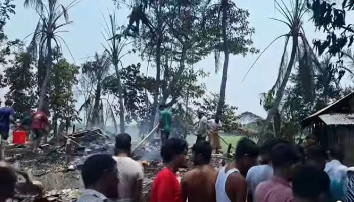 মাদকাসক্ত ছেলের বিরুদ্ধে নিজ ঘরে আগুন দেওয়ার অভিযোগ