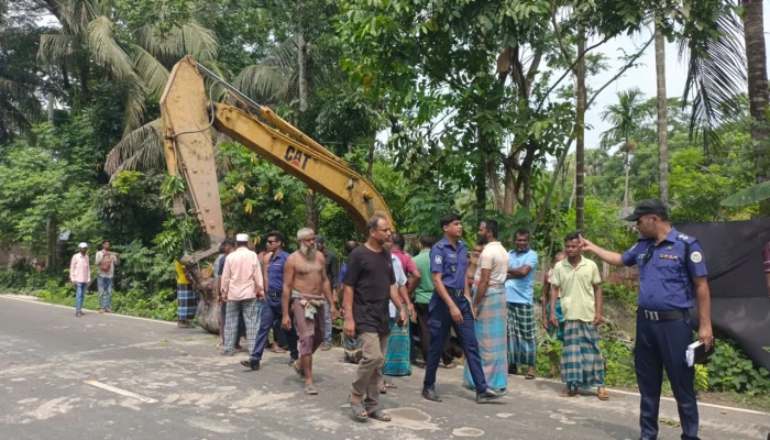 রাজাপুরে ভেকু মেশিনের ধাক্কায় ব্র্যাকের মাঠকর্মী নিহত
