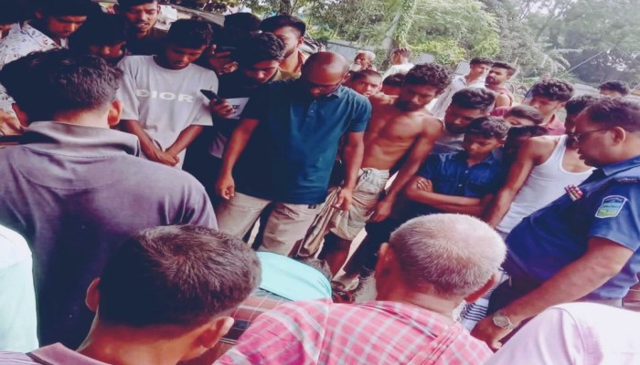 ময়মনসিংহে পিকআপ-অটোরিকশা সংঘর্ষে বাবা-ছেলের মৃত্যু