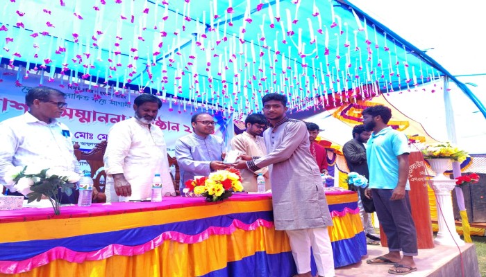 গোমস্তাপুরে শিক্ষার্থীদের মেধা বিকাশ ও সম্মাননা অনুষ্ঠান অনুষ্ঠিত।