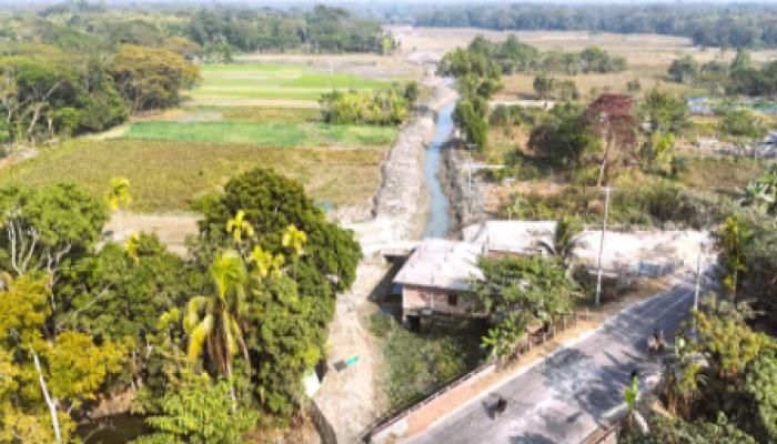 ​বরিশালে প্রত্যাশার খাল এখন কৃষকদের গলার কাঁটা, কোটি টাকা গচ্ছা