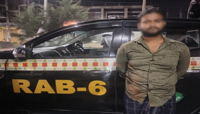 খুলনা জেলার ডমুরিয়া থানায় সংঘটিত স্বামী কর্তৃক স্ত্রীকে পেট্রোল দিয়ে পুড়িয়ে হত্যা মামলার প্রধান আসামি জনি গাজীকে গ্রেফতার করেছে র‌্যাব-৬, স্পেশাল কোম্পানি।